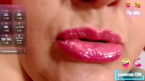 Snapshot of kerly_doll chatting on February 4, 4:29 pm K E R L Y online show from February 4, 4:29 pm