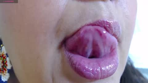 Snapshot of kerly_doll chatting on February 5, 11:06 pm K E R L Y online show from February 5, 11:06 pm