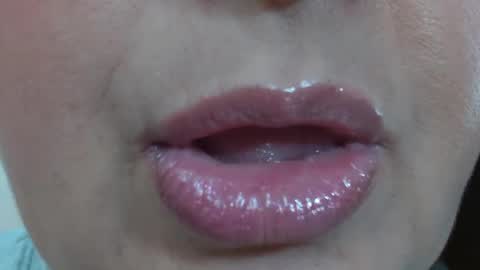 Snapshot of kerly_doll chatting on February 13, 6:27 pm K E R L Y online show from February 13, 6:27 pm