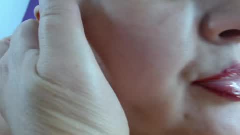 Snapshot of kerly_doll chatting on February 14, 10:36 pm K E R L Y online show from February 14, 10:36 pm