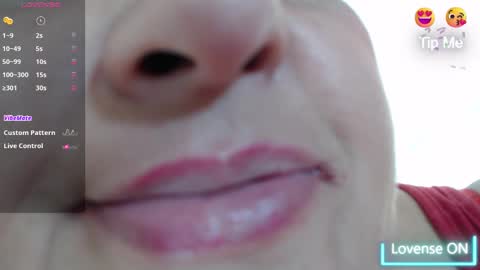 Snapshot of kerly_doll chatting on February 25, 6:09 pm K E R L Y online show from February 25, 6:09 pm