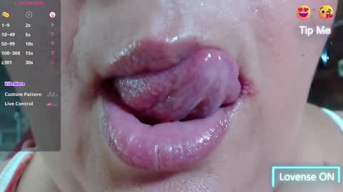 Snapshot of kerly_doll chatting on March 1, 10:10 pm K E R L Y online show from March 1, 10:10 pm