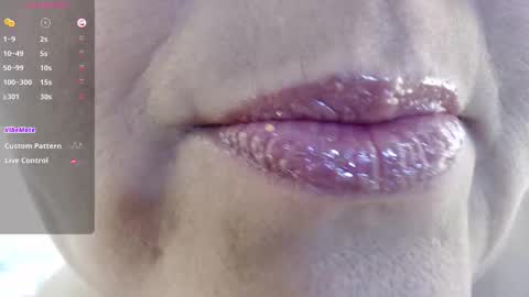 Snapshot of kerly_doll chatting on March 7, 6:54 pm K E R L Y online show from March 7, 6:54 pm