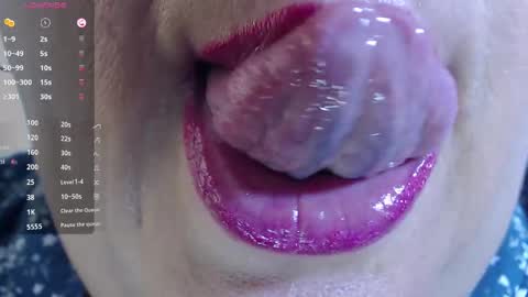 Snapshot of kerly_doll chatting on March 8, 1:06 am K E R L Y online show from March 8, 1:06 am