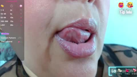 Snapshot of kerly_doll chatting on March 10, 3:52 pm K E R L Y online show from March 10, 3:52 pm