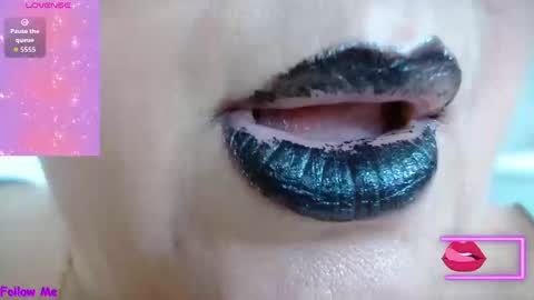 Snapshot of kerly_doll chatting on September 9, 5:45 pm K E R L Y online show from September 9, 5:45 pm