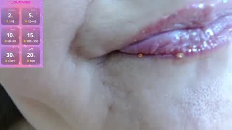 Snapshot of kerly_doll chatting on September 25, 6:55 pm K E R L Y online show from September 25, 6:55 pm