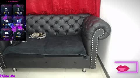 Snapshot of kerly_doll chatting on October 2, 12:23 pm K E R L Y online show from October 2, 12:23 pm