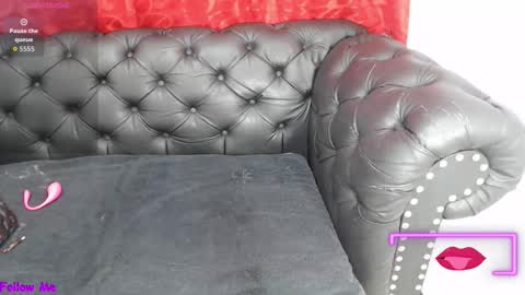 Snapshot of kerly_doll chatting on October 13, 12:49 pm K E R L Y online show from October 13, 12:49 pm