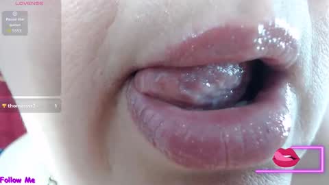 Snapshot of kerly_doll chatting on October 17, 1:35 pm K E R L Y online show from October 17, 1:35 pm