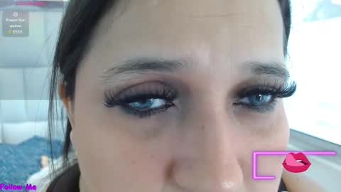 Snapshot of kerly_doll chatting on November 27, 4:53 pm K E R L Y online show from November 27, 4:53 pm