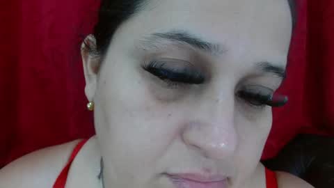 Snapshot of kerly_doll chatting on December 16, 12:32 pm K E R L Y online show from December 16, 12:32 pm