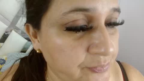 Snapshot of kerly_doll chatting on December 19, 12:50 am K E R L Y online show from December 19, 12:50 am