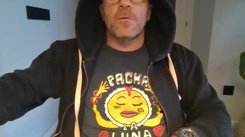 Anton online show from December 22, 8:22 am