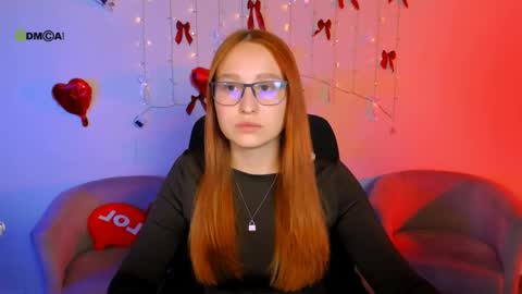 Snapshot of kerry_red chatting on June 1, 8:16 am Your cute Kerry online show from June 1, 8:16 am