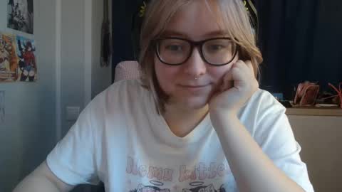 Jenny  online show from October 20, 7:31 am