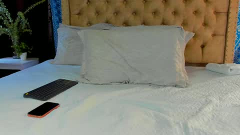 Kery Hillson online show from December 7, 1:07 pm