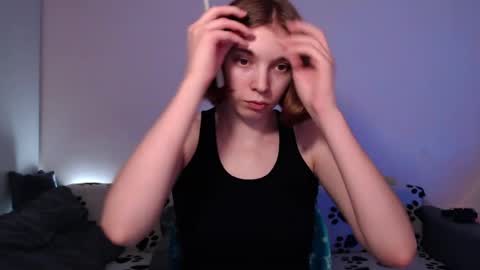 Snapshot of kesha_muah chatting on April 8, 1:33 pm kesha online show from April 8, 1:33 pm