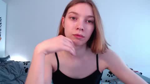Snapshot of kesha_muah chatting on May 18, 12:00 pm kesha online show from May 18, 12:00 pm