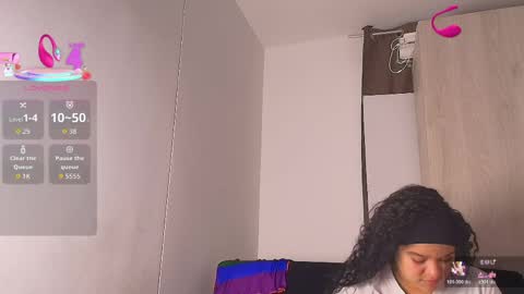 Snapshot of kesha_rosse_ chatting on March 30, 5:19 am KESHA online show from March 30, 5:19 am