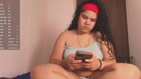 Snapshot of kesha_rosse_ chatting on May 29, 8:23 am KESHA online show from May 29, 8:23 am