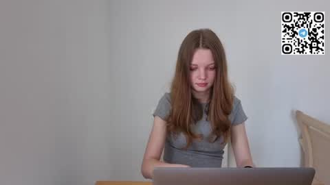 Snapshot of kessia_ chatting on June 15, 4:31 pm Nika online show from June 15, 4:31 pm