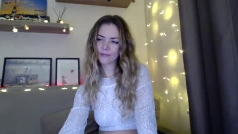 Snapshot of kessiecage chatting on December 21, 3:14 am kessiecage online show from December 21, 3:14 am