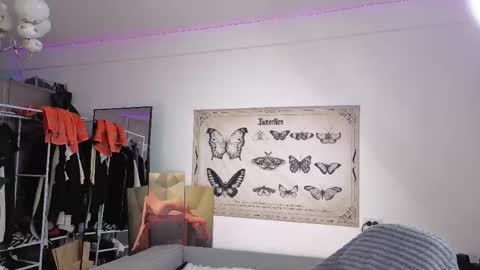 Snapshot of kessy_white chatting on November 7, 7:25 pm Kessy online show from November 7, 7:25 pm