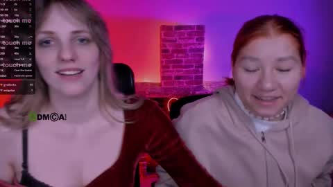 Snapshot of ketty_red chatting on December 15, 8:02 pm ketty_red online show from December 15, 8:02 pm