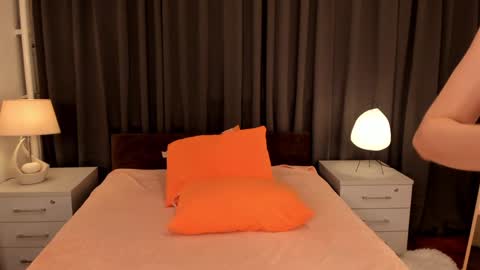 kettyIm a simple girl who likes gifts Lovense is activeThere are legends that in this room all your wish can come true online show from December 4, 10:13 am