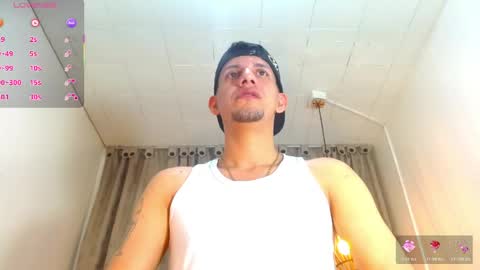 Snapshot of kevin__max_ chatting on March 27, 11:43 am Kev online show from March 27, 11:43 am