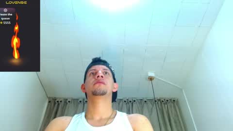 Snapshot of kevin__max_ chatting on March 28, 11:21 am Kev online show from March 28, 11:21 am