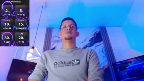 Snapshot of kevin__max_ chatting on June 10, 3:07 am Kev online show from June 10, 3:07 am