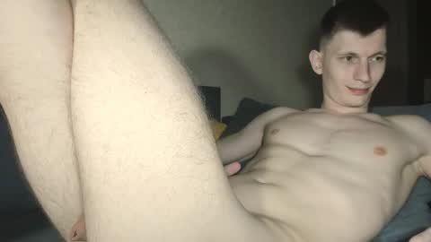 Snapshot of kevin_hornyyy chatting on April 18, 7:07 pm kevin online show from April 18, 7:07 pm