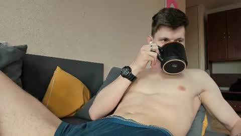 Snapshot of kevin_hornyyy chatting on June 11, 9:29 am kevin online show from June 11, 9:29 am