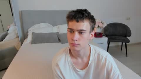 Snapshot of kevin_kess chatting on November 24, 3:45 pm Ask me online show from November 24, 3:45 pm