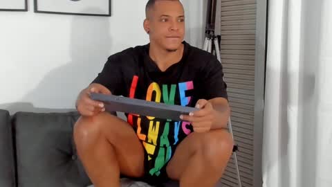 Snapshot of kevin_lance chatting on January 12, 7:21 am Kevin Lance online show from January 12, 7:21 am