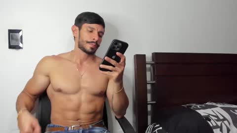 kevin_malone22 online show from December 22, 9:56 pm