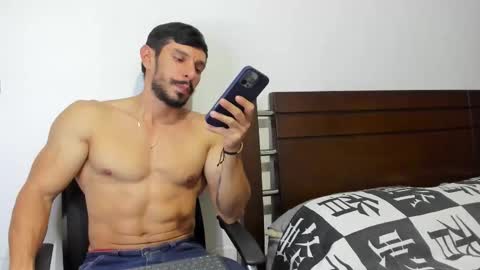 Snapshot of kevin_malone22 chatting on March 25, 1:33 am kevin_malone22 online show from March 25, 1:33 am