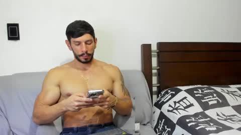 Snapshot of kevin_malone22 chatting on May 19, 12:05 am kevin_malone22 online show from May 19, 12:05 am