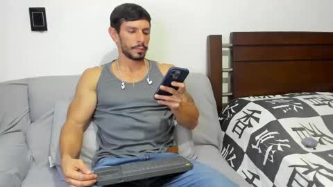 Snapshot of kevin_malone22 chatting on June 1, 10:11 pm kevin_malone22 online show from June 1, 10:11 pm