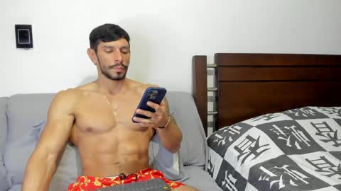 Snapshot of kevin_malone22 chatting on June 7, 9:40 pm kevin_malone22 online show from June 7, 9:40 pm