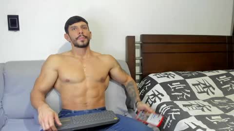 Snapshot of kevin_malone22 chatting on June 8, 9:26 pm kevin_malone22 online show from June 8, 9:26 pm