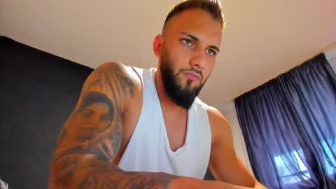 Snapshot of kevin_muscle1 chatting on April 29, 9:46 am Kevin online show from April 29, 9:46 am
