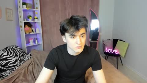 Snapshot of kevinhunter_ chatting on November 22, 5:56 pm kevinhunter_ online show from November 22, 5:56 pm