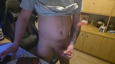 Snapshot of kevinnlovely95 chatting on February 3, 10:15 pm Kevinn online show from February 3, 10:15 pm