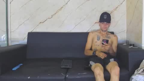 Snapshot of kevinperlas_ chatting on November 21, 9:13 pm kevinperlas_ online show from November 21, 9:13 pm