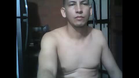 Snapshot of kevinwxt chatting on November 2, 4:37 am kevinwxt online show from November 2, 4:37 am