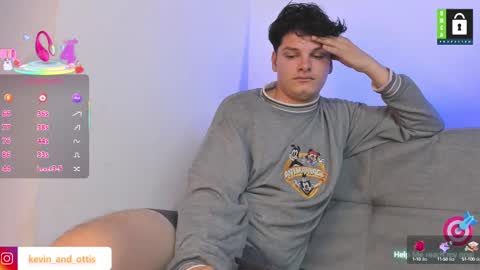 Snapshot of kevinxlvx chatting on October 14, 1:06 am kevin and ottis online show from October 14, 1:06 am