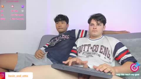 Snapshot of kevinxlvx chatting on October 17, 12:01 am kevin and ottis online show from October 17, 12:01 am